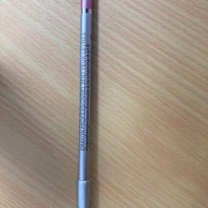 Crayon pour les yeux et lèvres rose