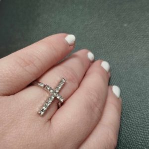 Bague croix strass T9