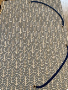 Chemise à rabat en carton vert avec motifs