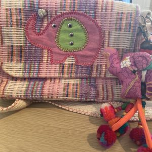 Sac brodé pour petite fille