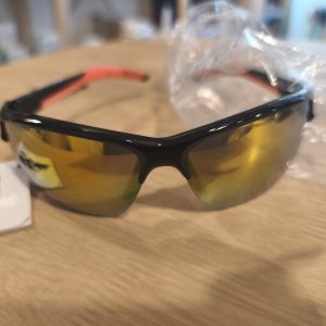Lunette de soleil 105 rouge