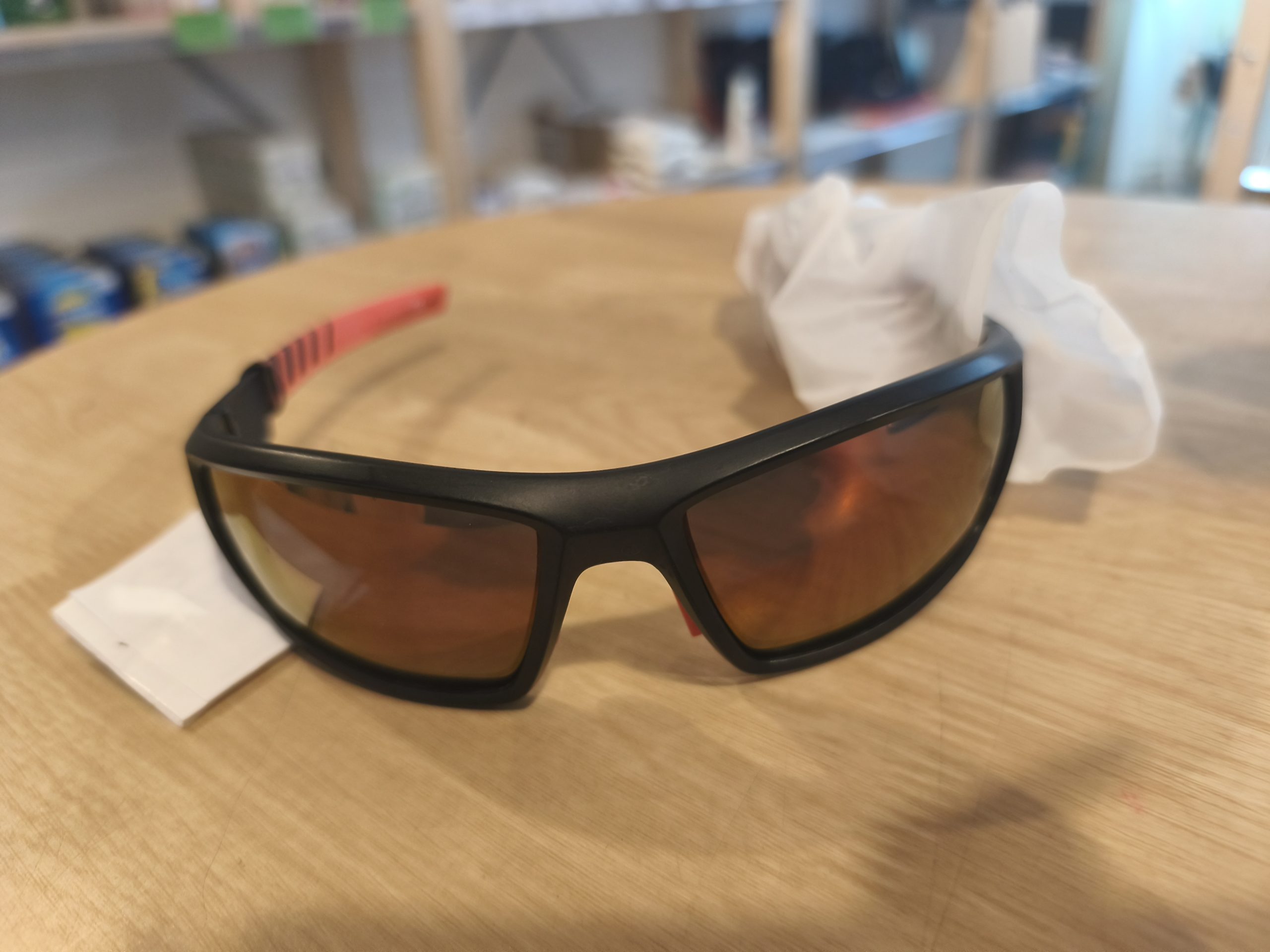 Lunette de soleil 603 rouge Polarisant
