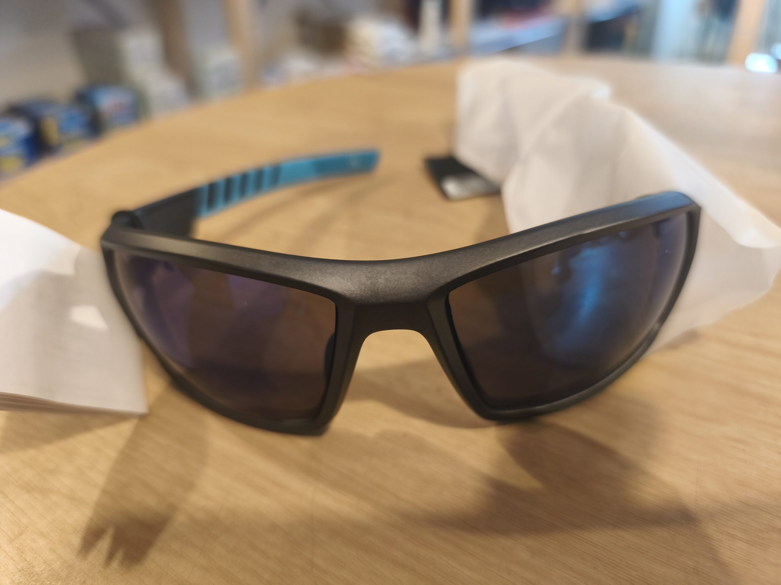 Lunette de soleil 102 bleu