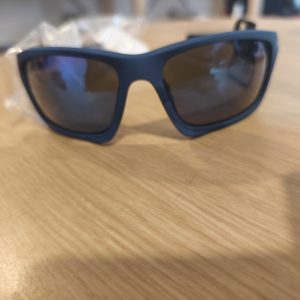 Lunette de soleil 103 bleu